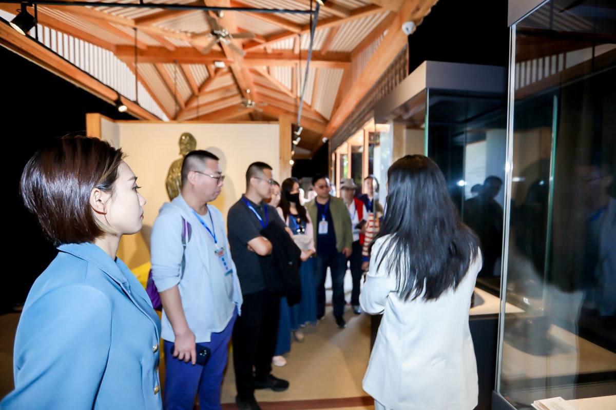 海南網媒行|采訪團走進保亭神玉島： 觀賞保亭自然風光 領略氣候康養發展關鍵動能